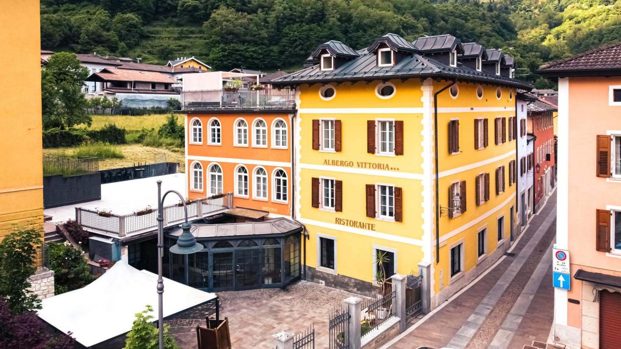 Hotel Vittoria Roncegno エクステリア 写真