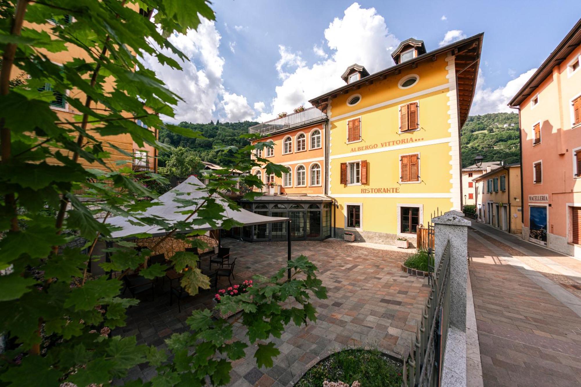 Hotel Vittoria Roncegno エクステリア 写真